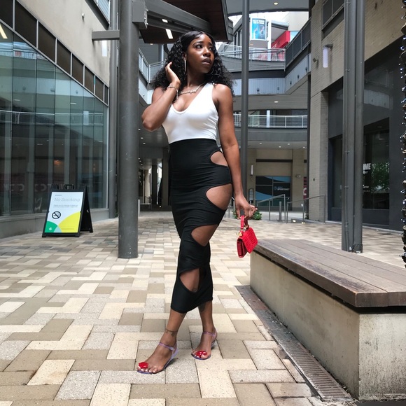 Women dress - Picture 1 of 3